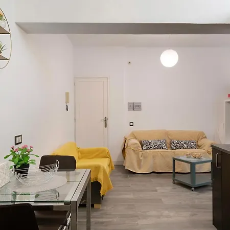 Piso Leon Y Castillo * أرّاثيفي