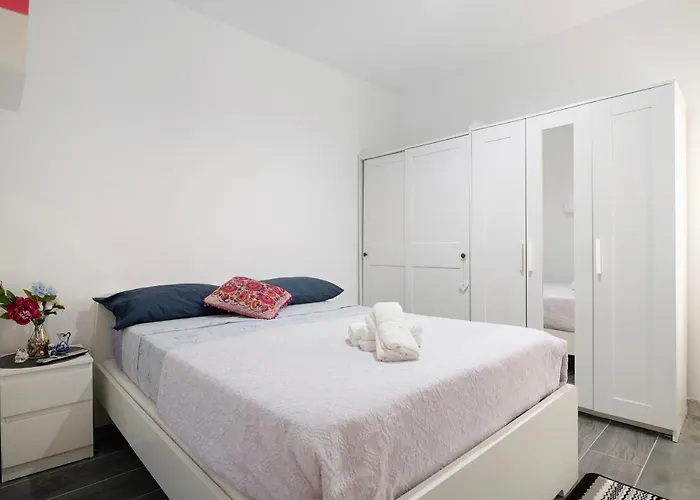 Holiday home Piso Leon Y Castillo